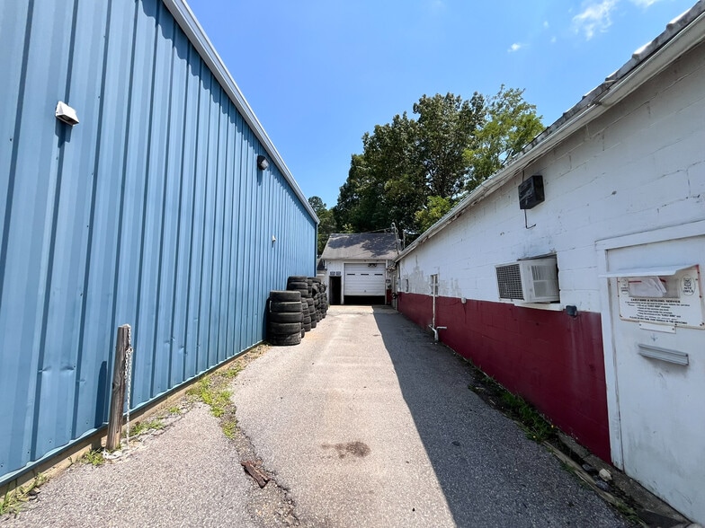 More Photos Of 21290 Great Mills Rd, Lexington Park Service For Sale