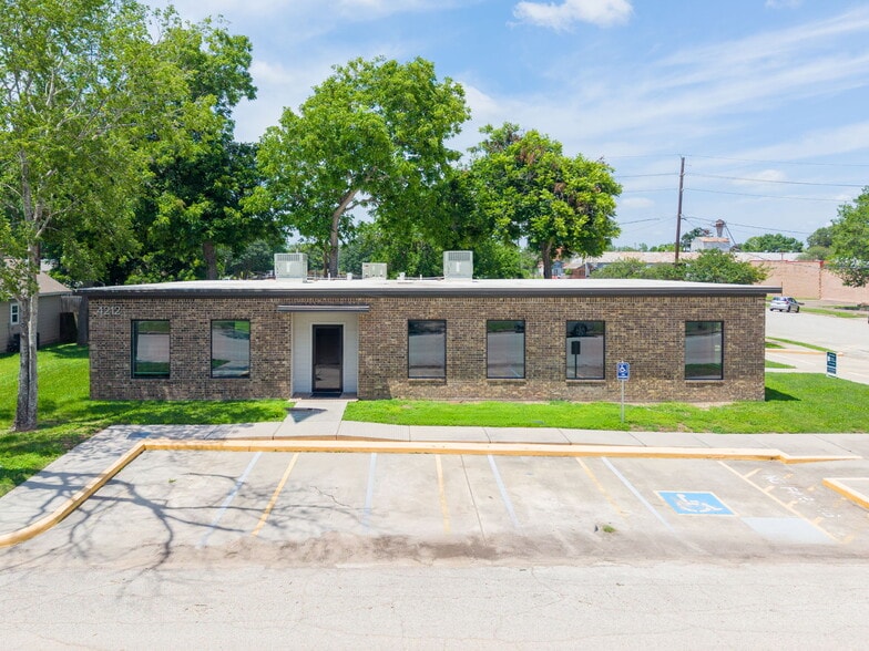 More Photos Of 907 Otto St, Brookshire Loft Creative Space For Sale