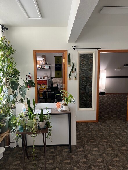 More Photos Of 8390 W Gage Blvd, Kennewick Office For Lease