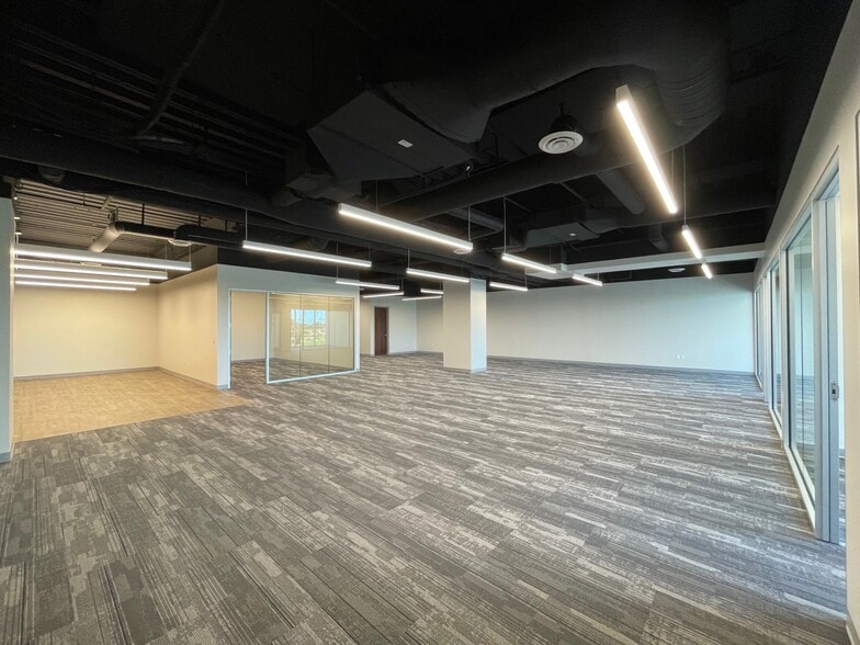 More Photos Of 2100 W Pleasant Grove Blvd, Pleasant Grove Office For Lease