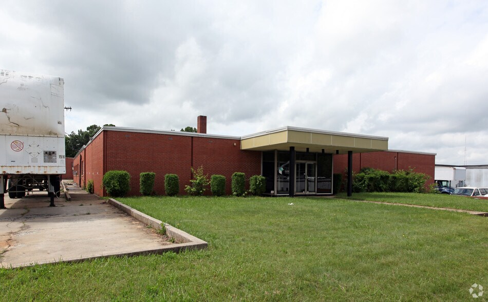 Primary Photo Of 1411 Progress Ave, High Point Warehouse For Lease