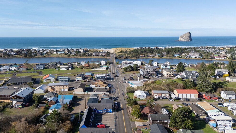 More Photos Of 6425 Pacific Ave, Cloverdale General Retail For Sale