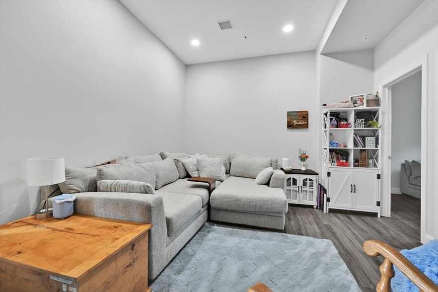 More Photos Of 236 W Market St, Jonestown Multifamily For Sale