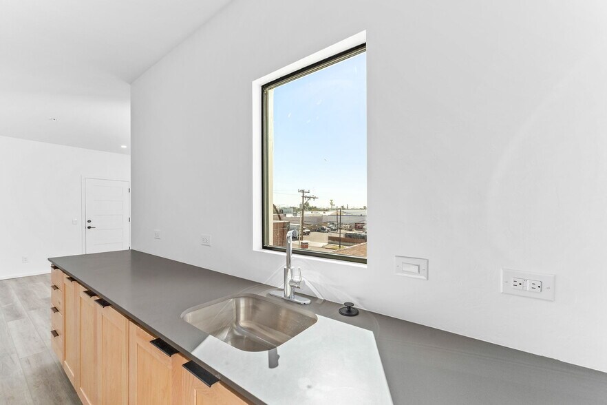 More Photos Of 21 Lalo Way, Tucson Multifamily For Sale