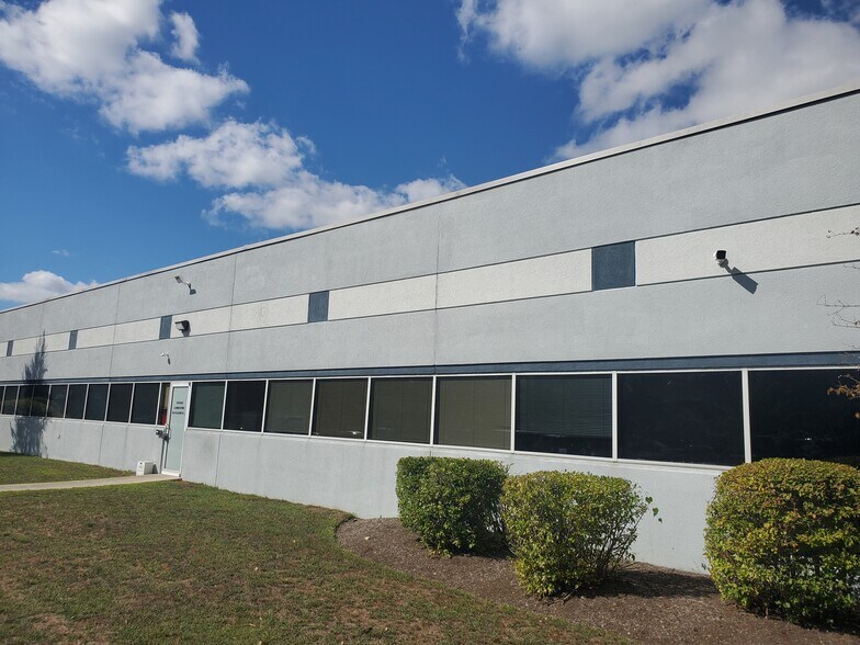 More Photos Of 10 Industrial Way E, Eatontown Office For Lease
