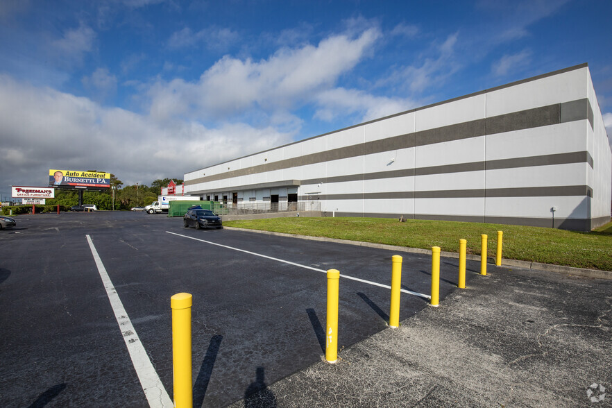 Primary Photo Of 5035 W Hillsborough Ave, Tampa Warehouse For Lease