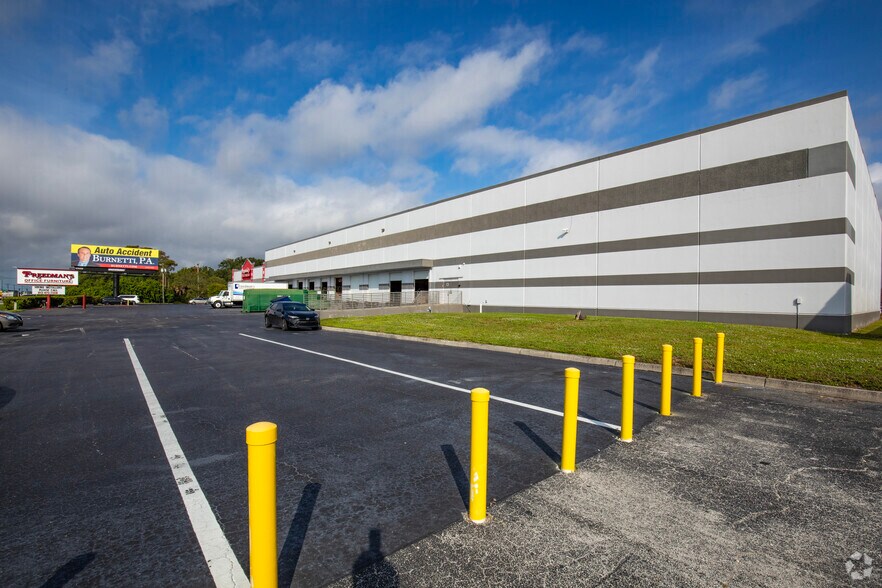 More Photos Of 5035 W Hillsborough Ave, Tampa Warehouse For Lease