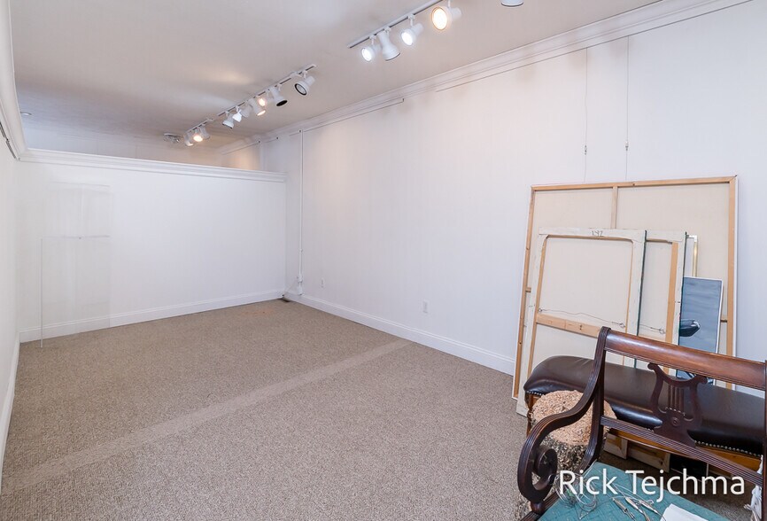 215 W Savidge St, Spring Lake, MI 49456 Freestanding For Sale