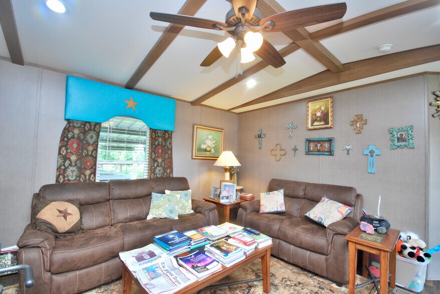 More Photos Of 12604 N State Highway 95, Cistern Restaurant For Sale