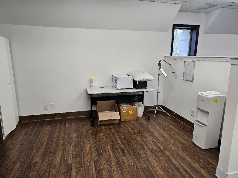 More Photos Of 2284-2294 E Main St, Bexley Medical For Lease
