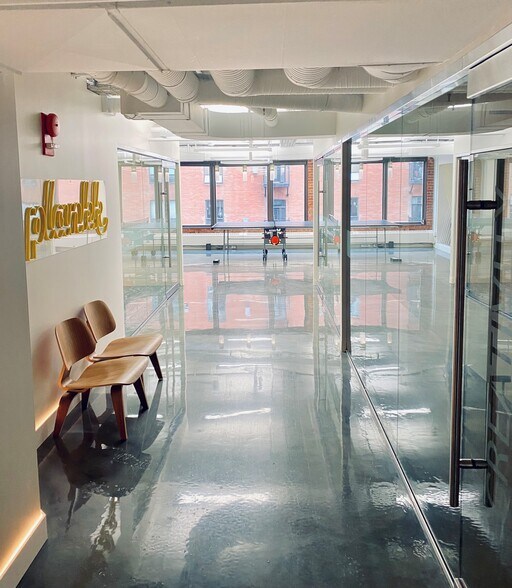 More Photos Of 396 11th Ave SW, Calgary Office For Sale