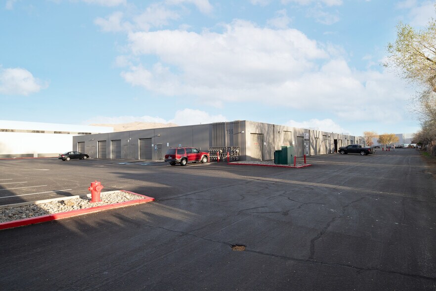 More Photos Of 755 E Greg St, Sparks Light Distribution For Lease