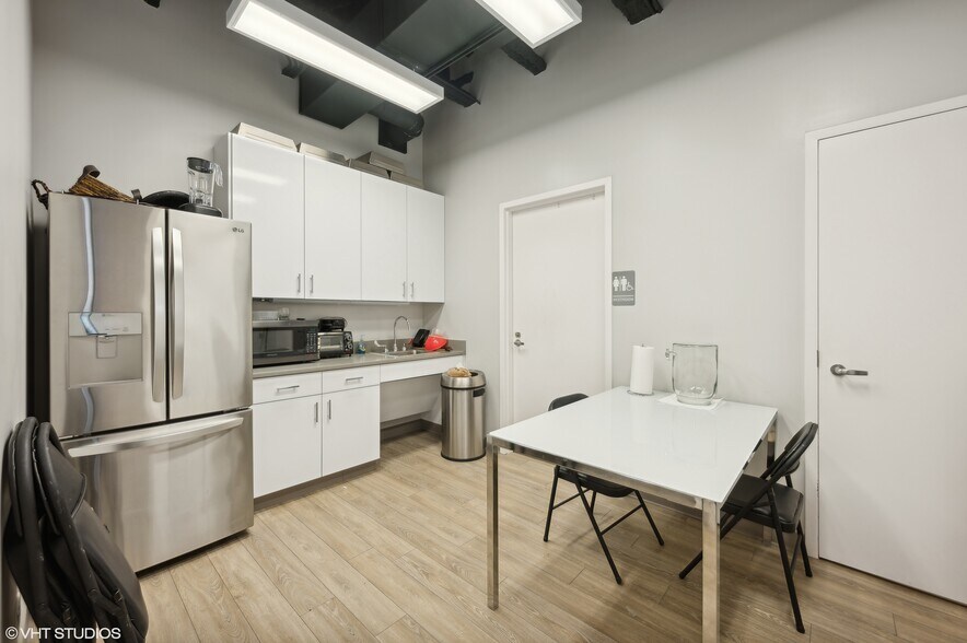 More Photos Of 2335 S Michigan Ave, Chicago Medical For Lease
