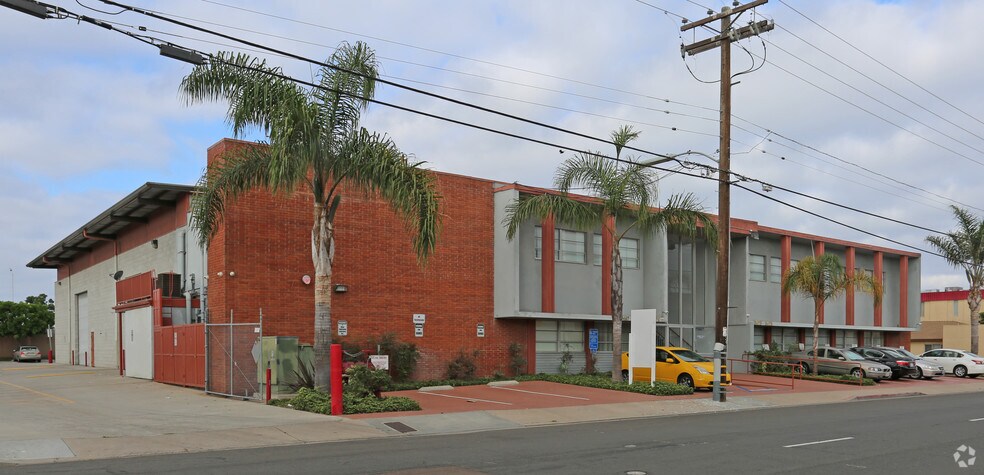 More Photos Of 3467-3479 Kurtz St, San Diego Warehouse For Lease