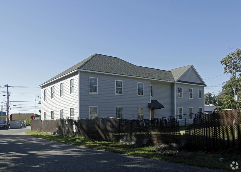 More Photos Of 21 Old Montauk Hwy, Mastic Medical For Sale