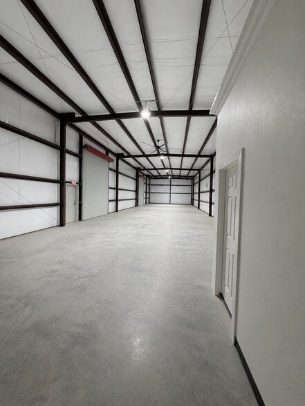 More Photos Of 31815 FM 2978 Rd, Magnolia Service For Lease