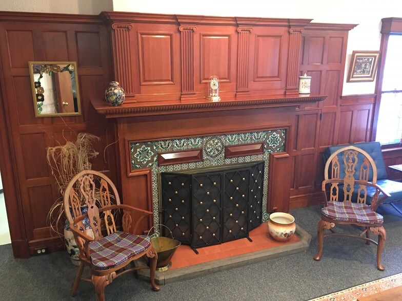 More Photos Of 19 Woodland St, Hartford Office For Sale