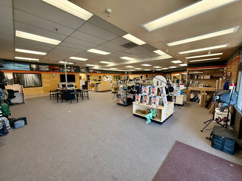 More Photos Of 547-589 N Main St, Layton Unknown For Lease