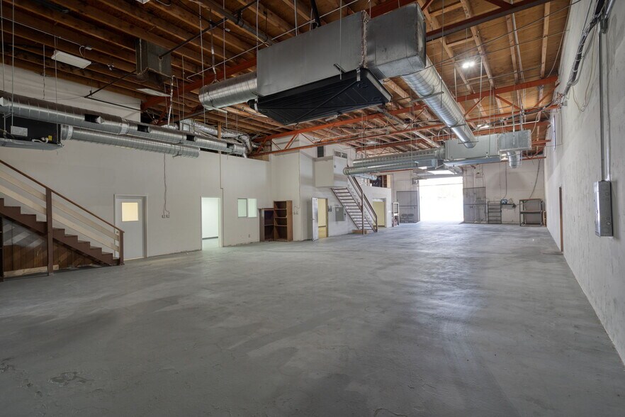 More Photos Of 320 Kentucky St, Bakersfield Manufacturing For Sale