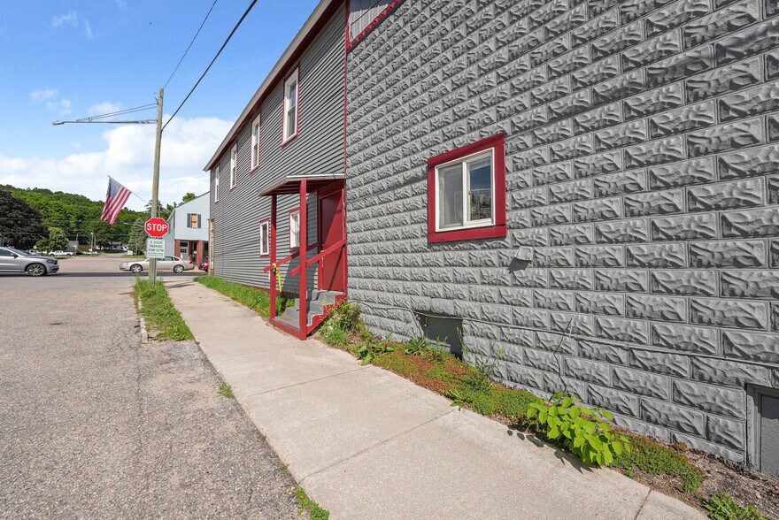More Photos Of 10907 Main St, Honor Flex For Sale