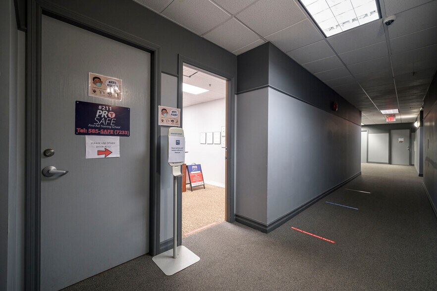 More Photos Of 12639 80 Ave, Surrey Showroom For Sale