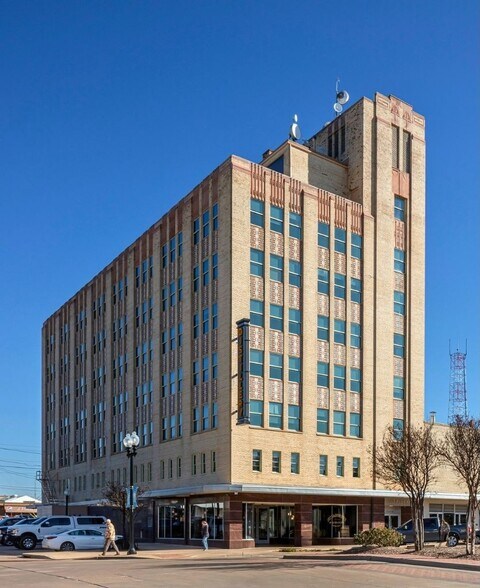 More Photos Of 219 N Main St, Bryan Office For Lease