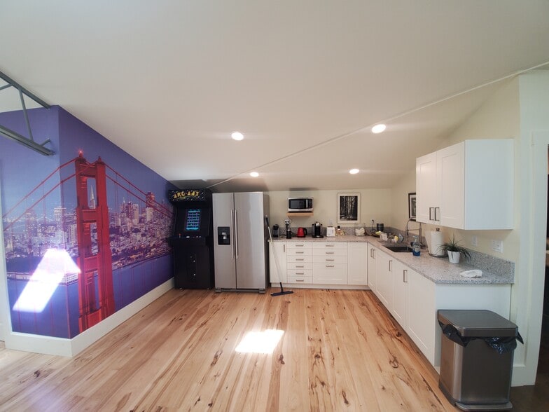 More Photos Of 305 W Cutting Blvd, Point Richmond Flex For Lease