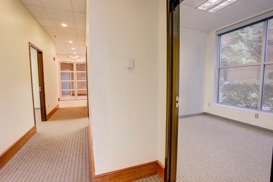 More Photos Of 2470 Daniells Bridge Rd, Athens Office For Lease