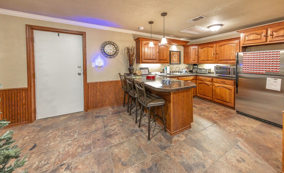 More Photos Of 2303 Private Road 7340 rd, Lubbock Warehouse For Lease
