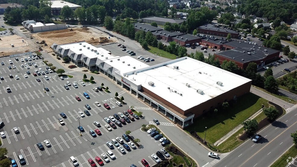 More Photos Of 9621-9699 W Broad St, Glen Allen General Retail For Lease