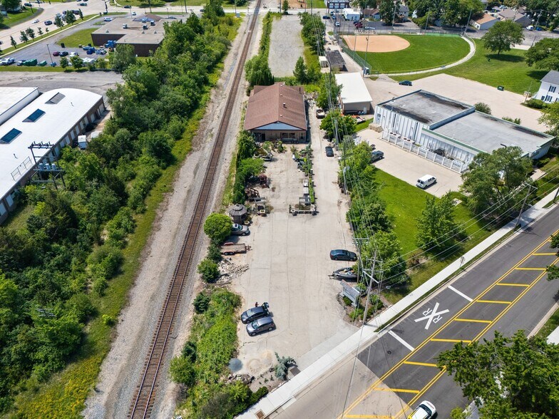 More Photos Of 101 E Main St, Lake Zurich Garden Center For Sale