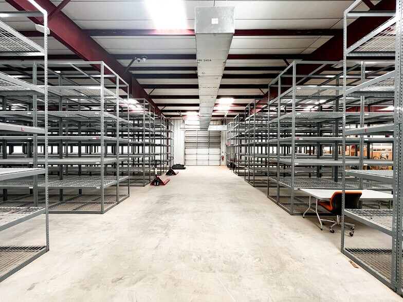 More Photos Of 7 E Industrial Loop, Midland Warehouse For Sale