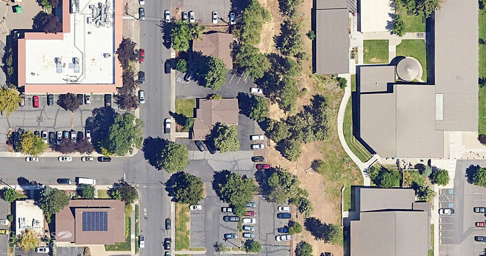 More Photos Of 1208 NE 4th St, Bend Office For Sale