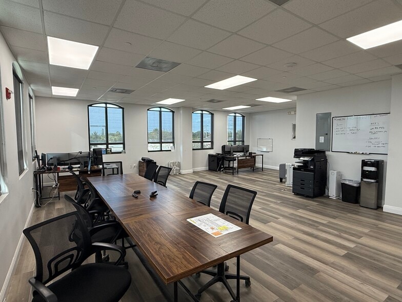 More Photos Of 5599 S University Dr, Davie Loft Creative Space For Sale