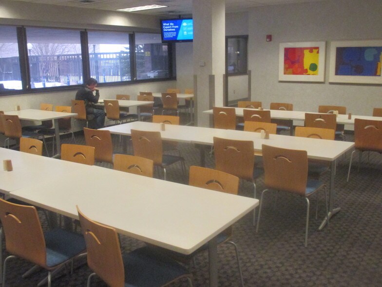 More Photos Of 705 E 60th St N, Sioux Falls Office For Sale