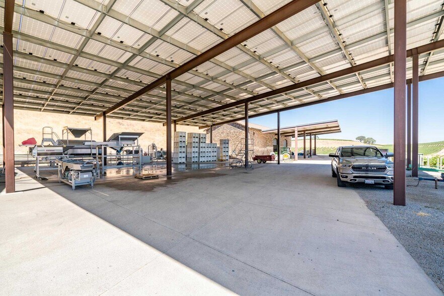 More Photos Of 4900 Union Rd, Paso Robles Winery Vineyard For Sale