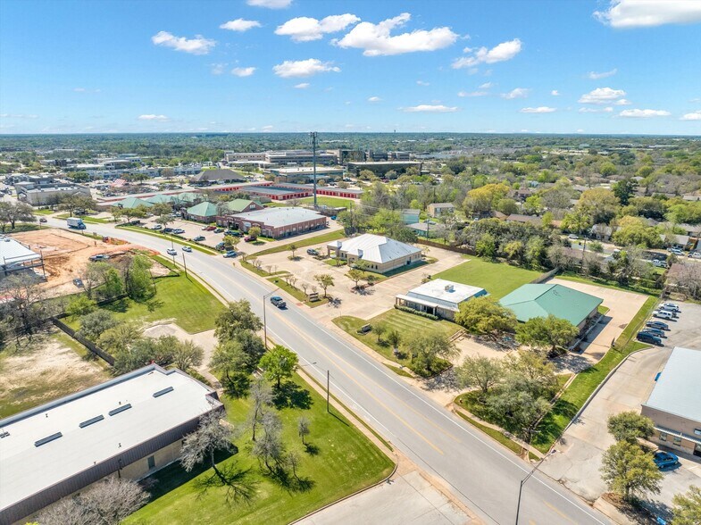 More Photos Of 3308 Longmire Dr, College Station Office For Lease