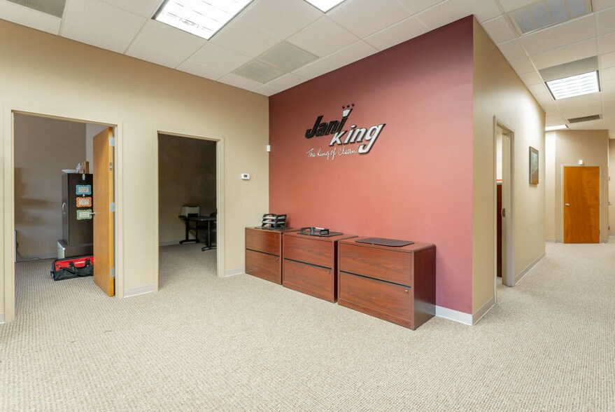 More Photos Of 7610 Hamilton Park Dr, Chattanooga Office For Sale