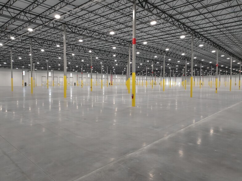 More Photos Of 5601 Chudoba Pky, Prince George Distribution For Lease