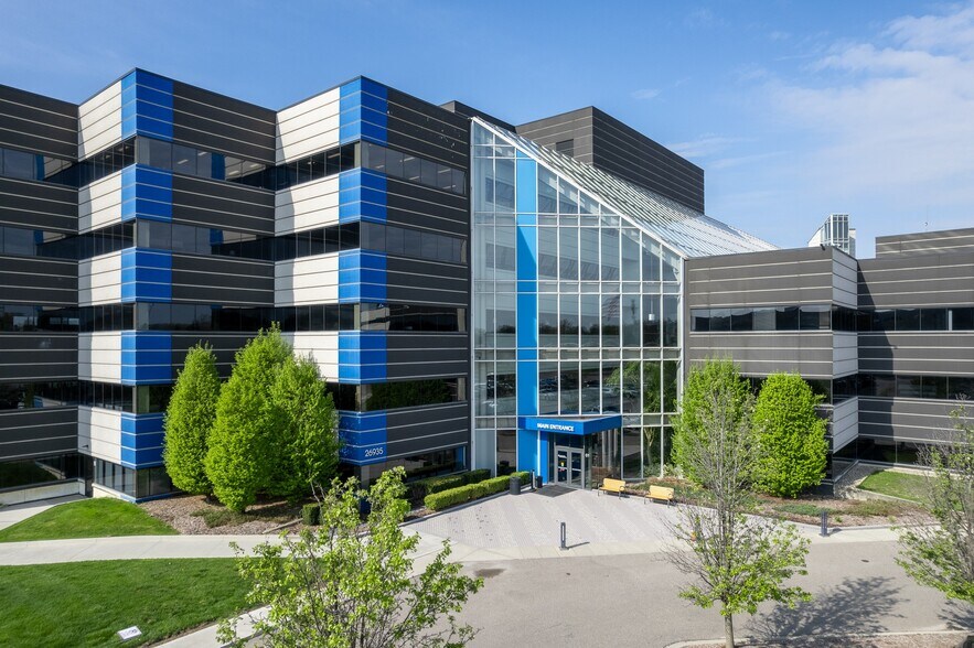 More Photos Of 26913 Northwestern Hwy, Southfield Medical For Lease