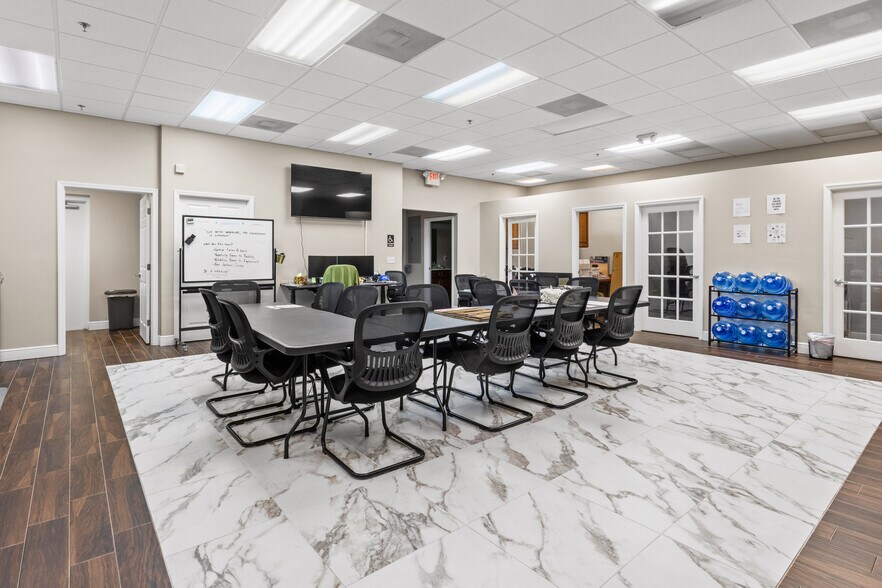 More Photos Of 7730 N Wickham Rd, Melbourne Office For Lease