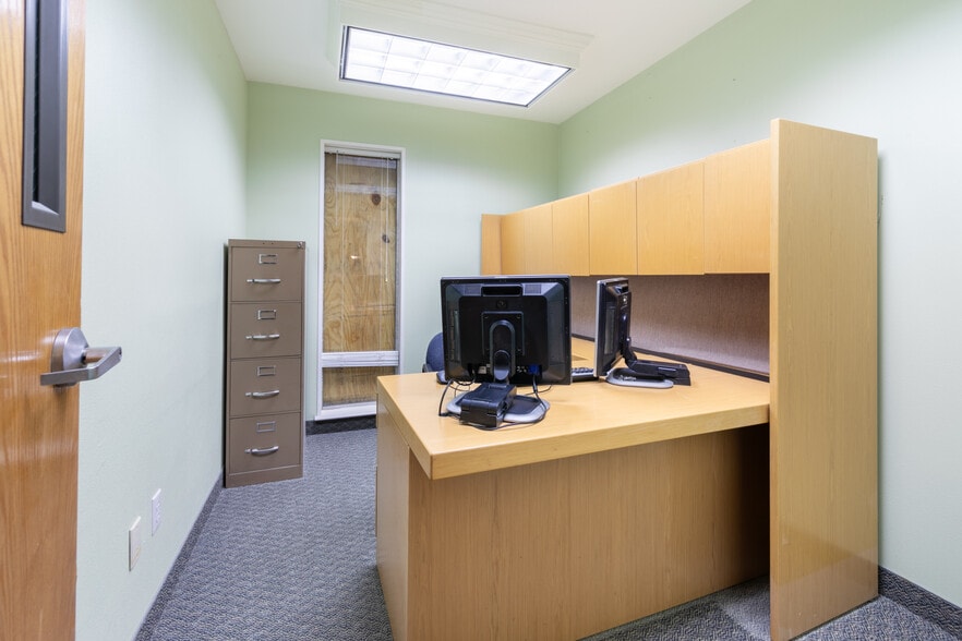 More Photos Of 6409 W Poly Webb Rd, Arlington Schools For Sale