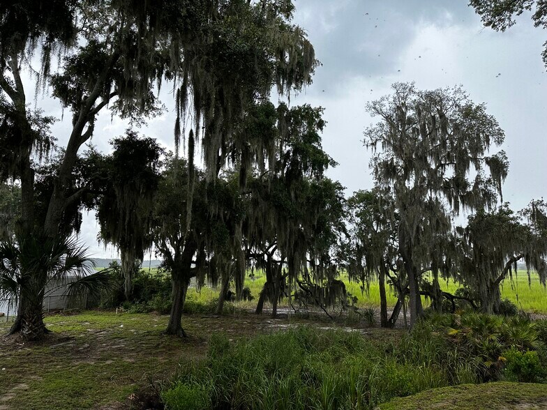 More Photos Of 2201 Boundary St, Beaufort Loft Creative Space For Sale