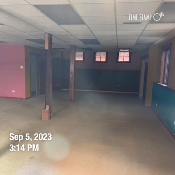 More Photos Of 21 N River St, Batavia Unknown For Lease