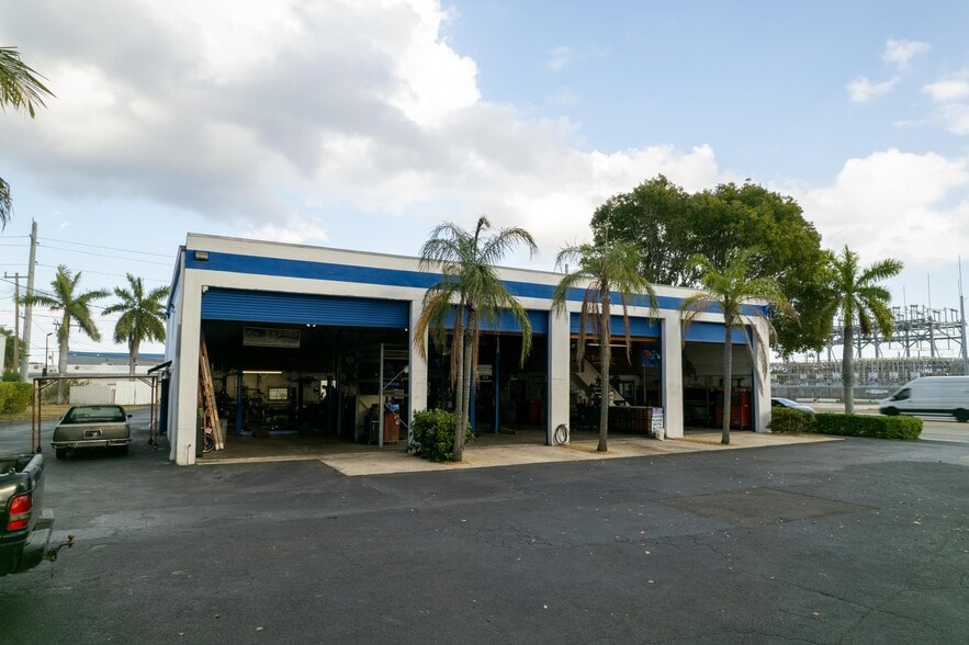 More Photos Of 55 SW 10th St, Deerfield Beach Service For Sale