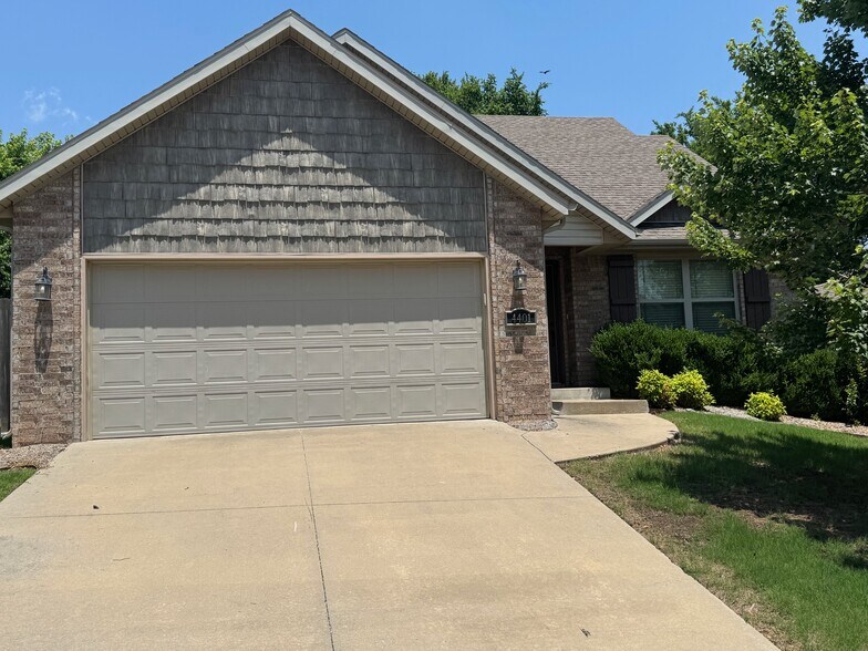 More Photos Of , Rogers Specialty For Sale