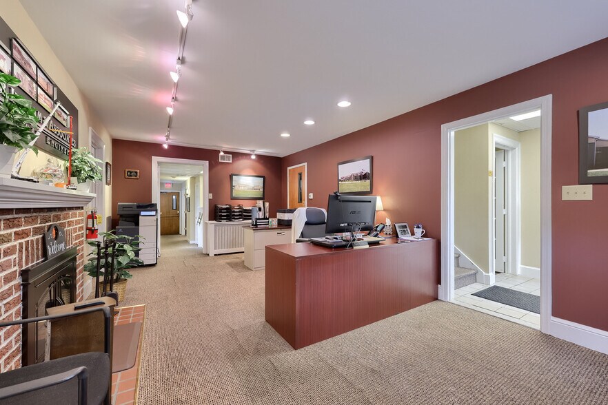 More Photos Of 1547 Oregon Pike, Lancaster Office For Sale