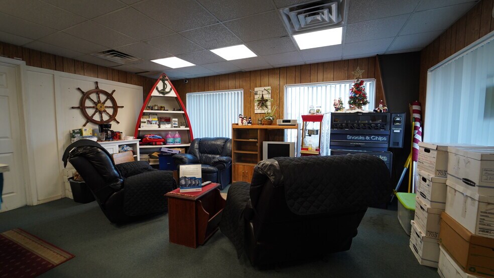 More Photos Of 477 Lytton St, Troutman Manufacturing For Sale