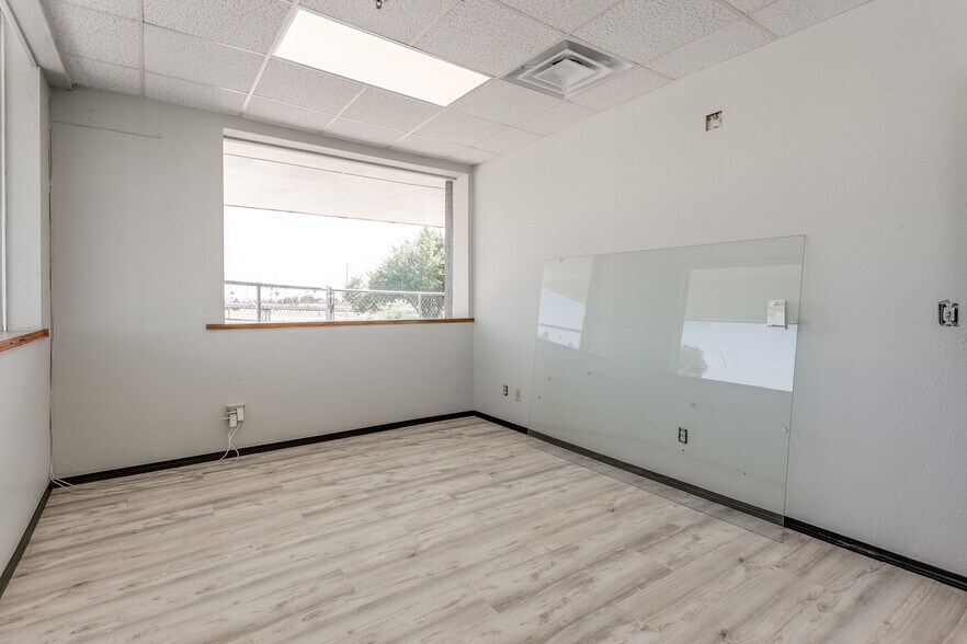 More Photos Of 3500 NW 39th St, Oklahoma City Office For Sale