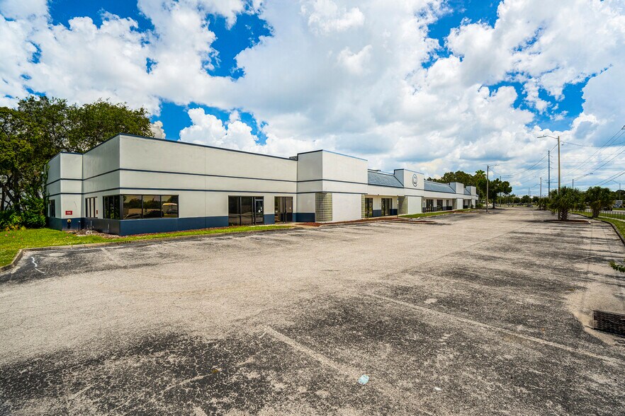 More Photos Of 4612 N 56th St, Tampa Industrial For Lease